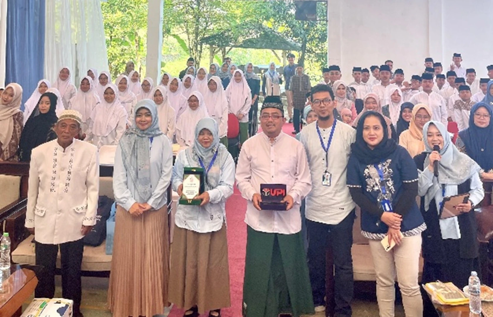 Tim Pengabdian FPBS dan FK UPI 2025
