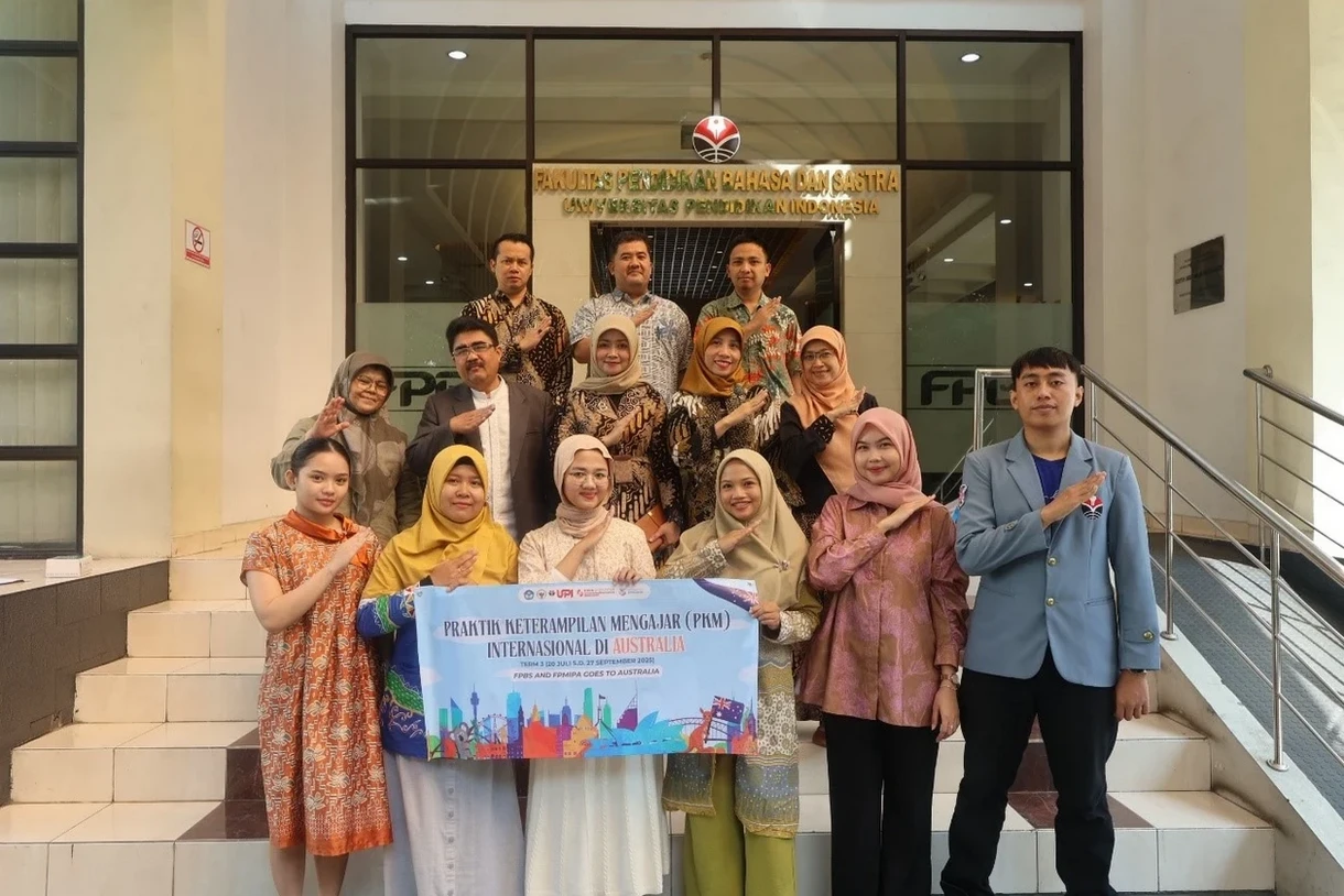 FPBS UPI students departure for teaching program in Australia