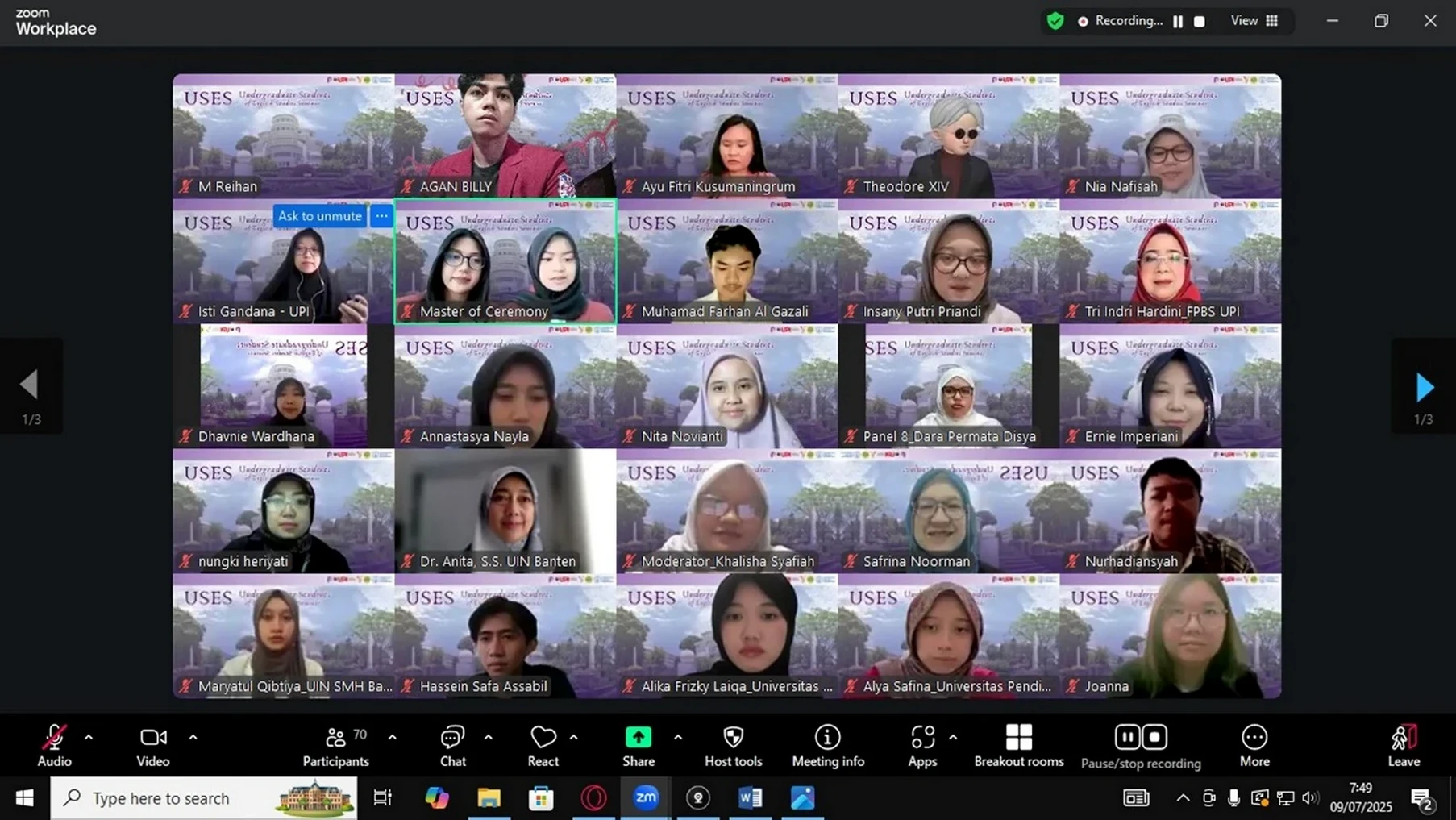 Pembukaan Undergraduate Students of English Studies (USES) Seminar