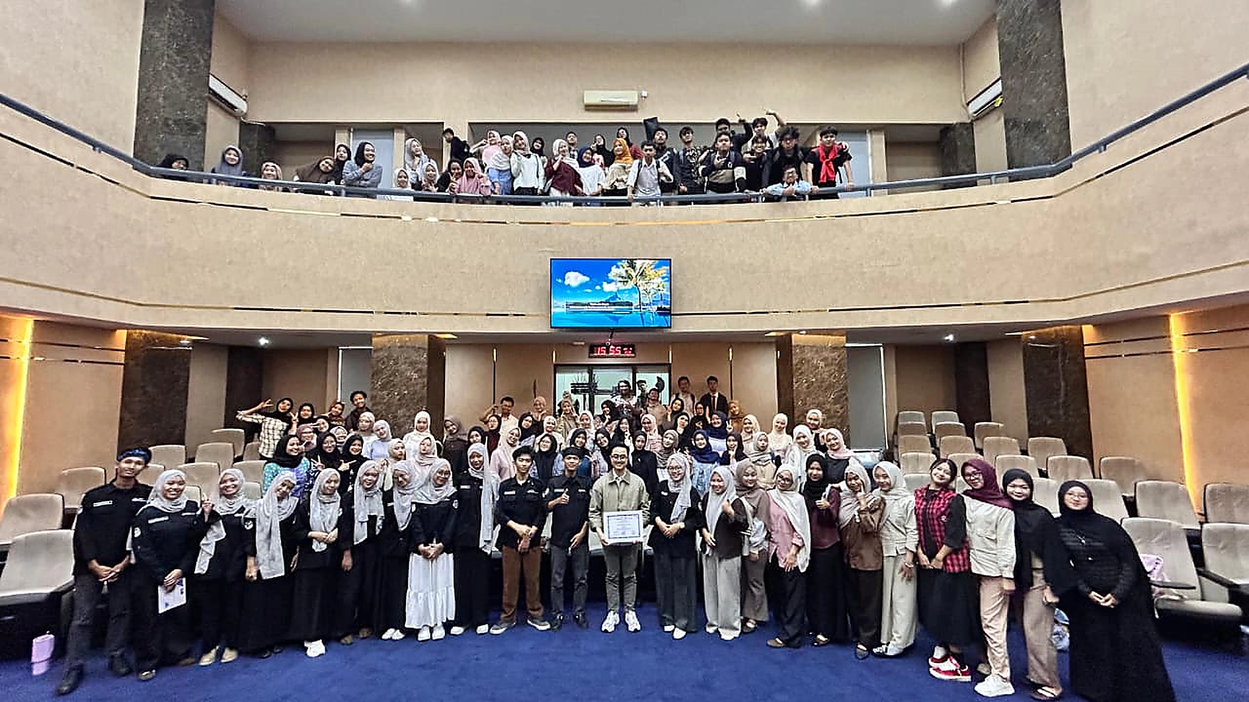 Scientific article writing forum held by BEM Hima Pensatrada