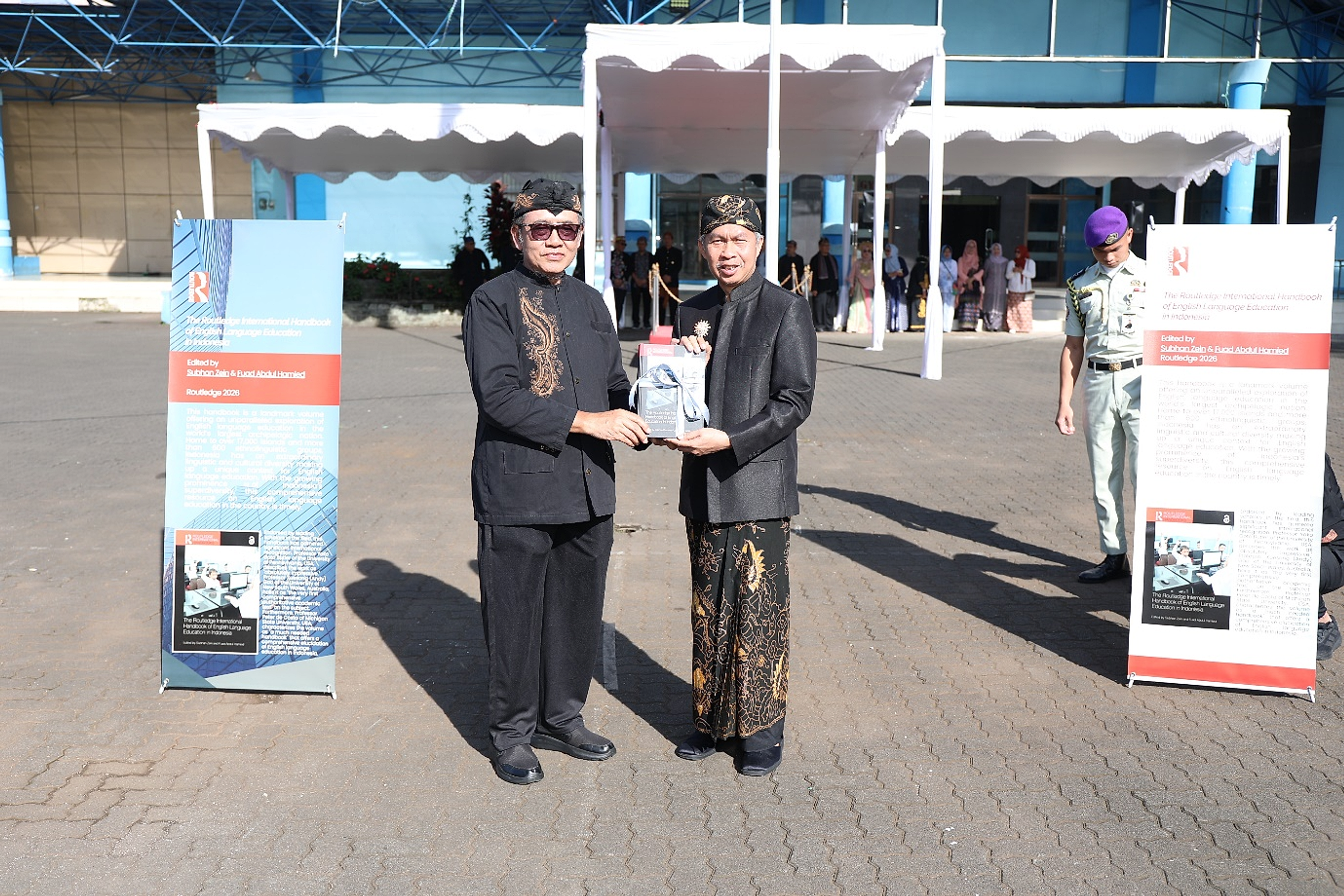 Kontribusi Akademik Mendunia: Prof. Fuad Abdul Hamied Raih Penghargaan Hibah Buku Routledge