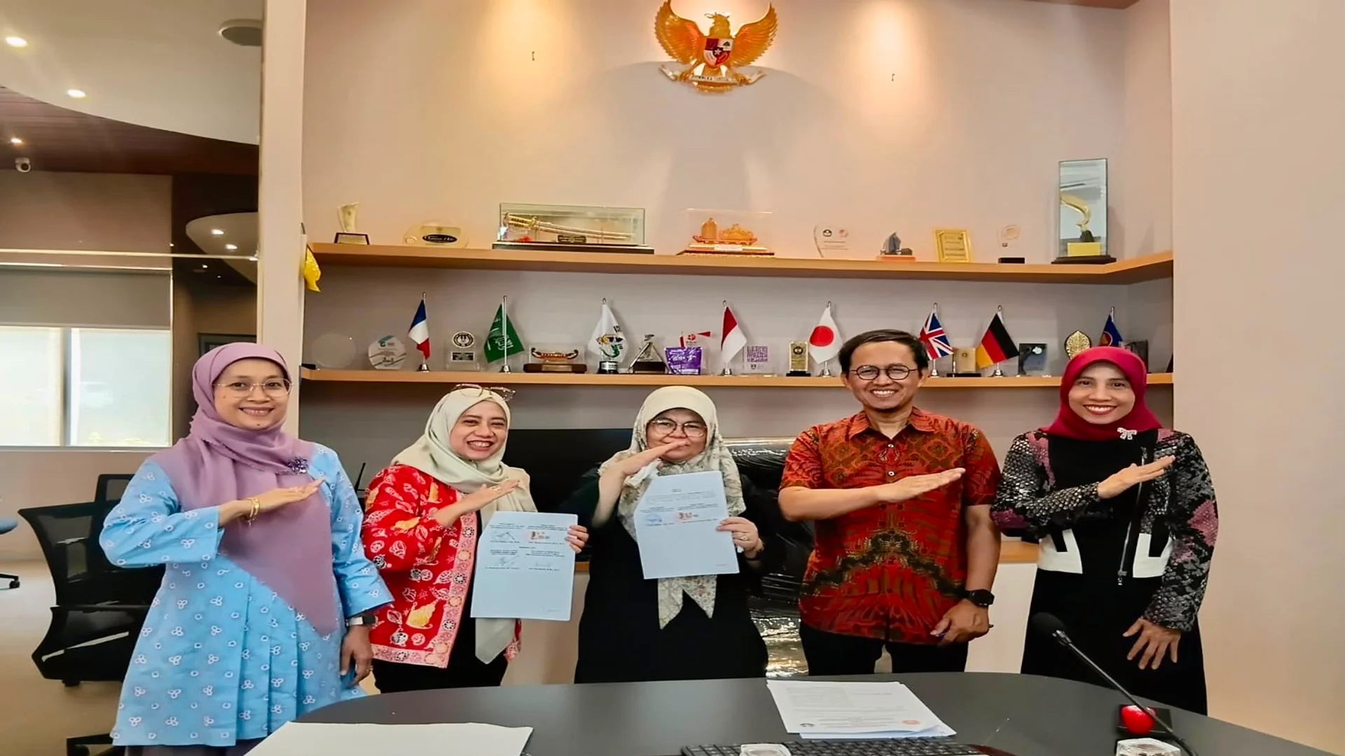Kunjungan FKIP Universitas Jambi ke FPBS UPI dalam rangka kerja sama implementasi kurikulum berbasis Systemic Functional Linguistics