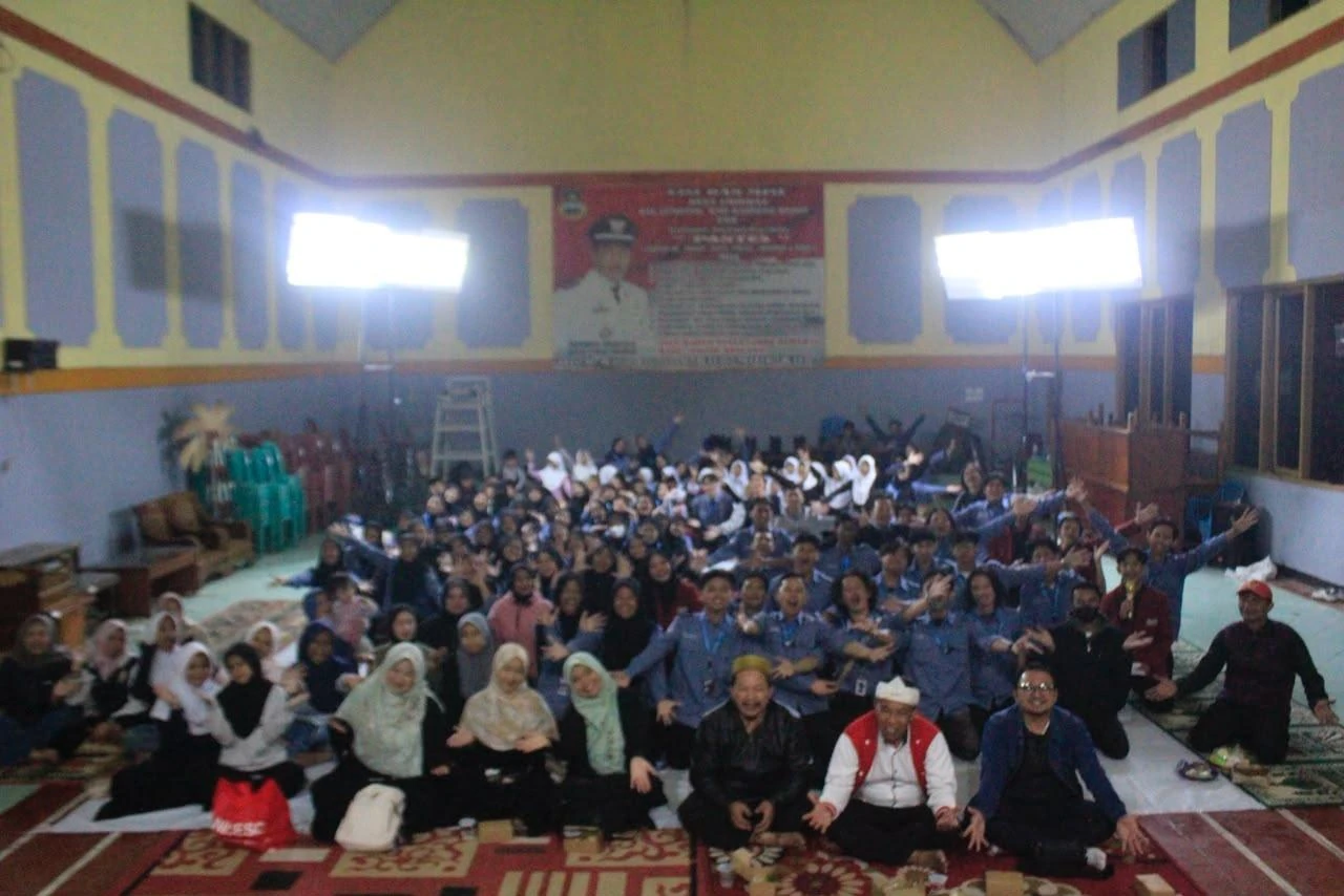 Kebersamaan mahasiswa dan masyarakat dalam rangkaian penutupan PLP2M 2026 di Desa Cibodas