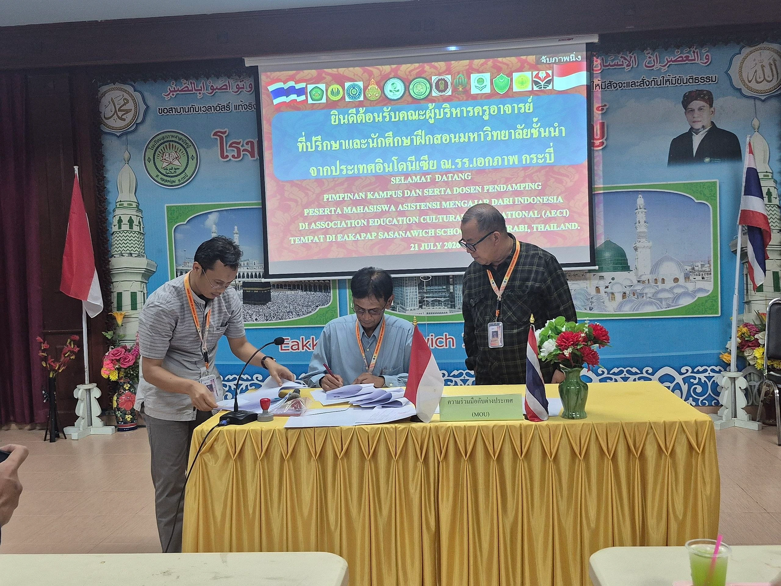 Penandatanganan kerja sama PBA FPBS UPI dengan mitra di Krabi, Thailand