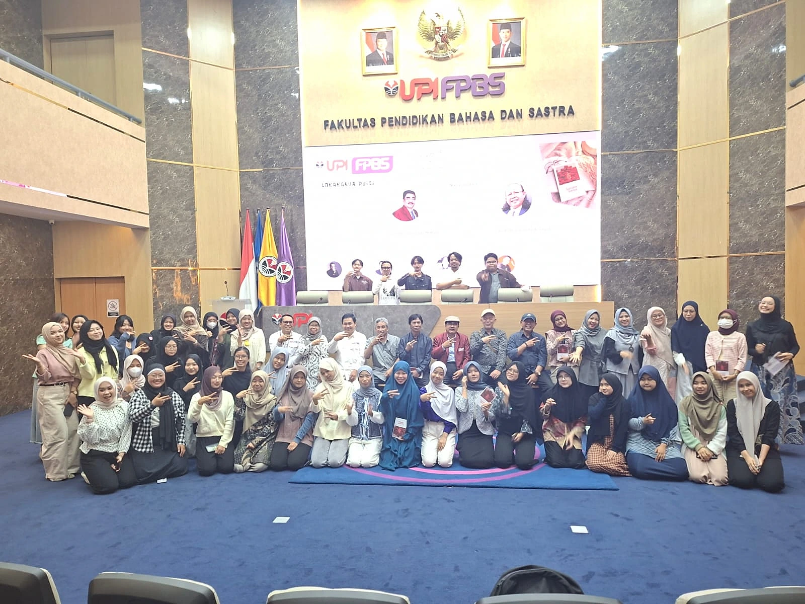 Poetry workshop and Sonata Senja book discussion hosted by the PBSI Study Program at FPBS UPI