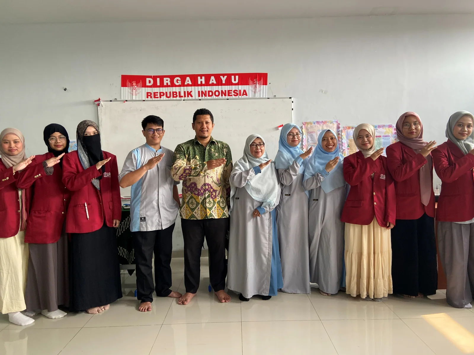 Serah terima mahasiswa P3K Prodi Pendidikan Bahasa Arab UPI di SD Muhammadiyah 4 Bandung